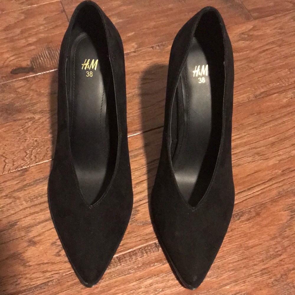 H&M’s Pumps Shoes.